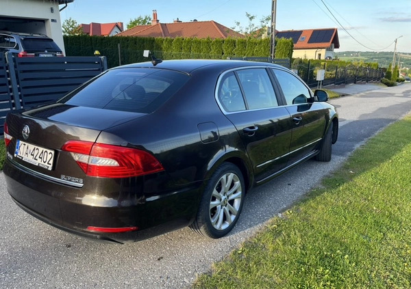 Skoda Superb cena 24000 przebieg: 438570, rok produkcji 2014 z Iława małe 154